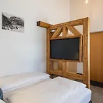 Zaferna Apartman *